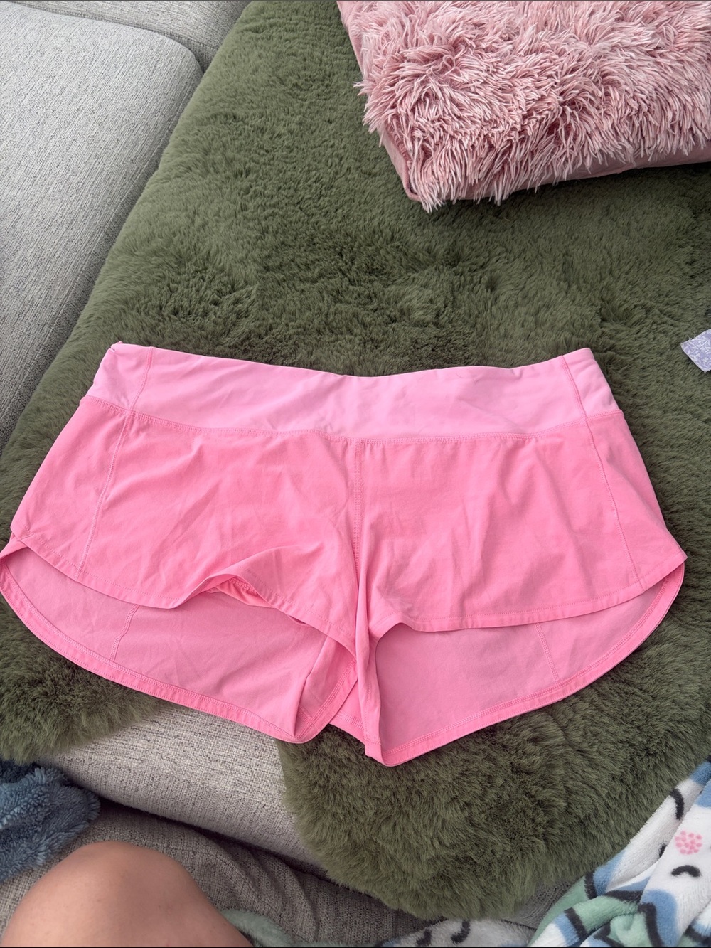 Lululemon Speed Up Shorts 2.5" in Pink